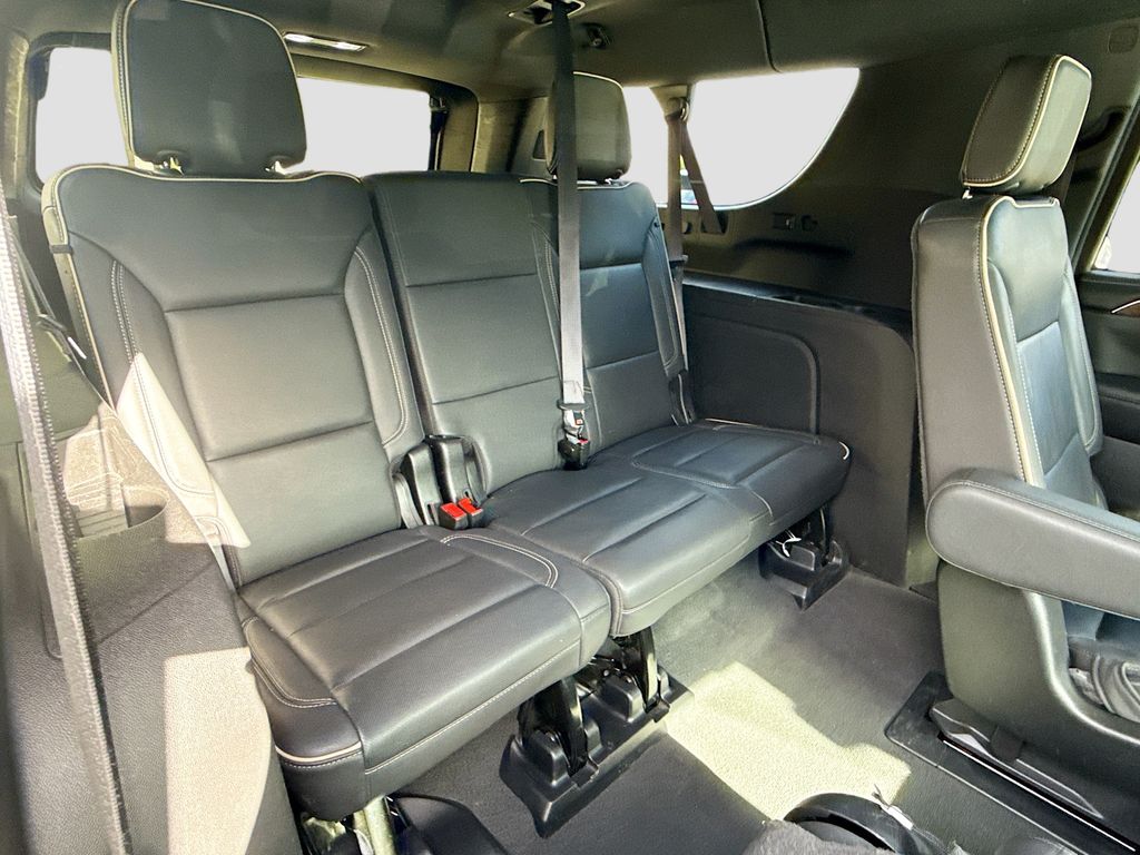 2024 Chevrolet Suburban Premier - Photo 29