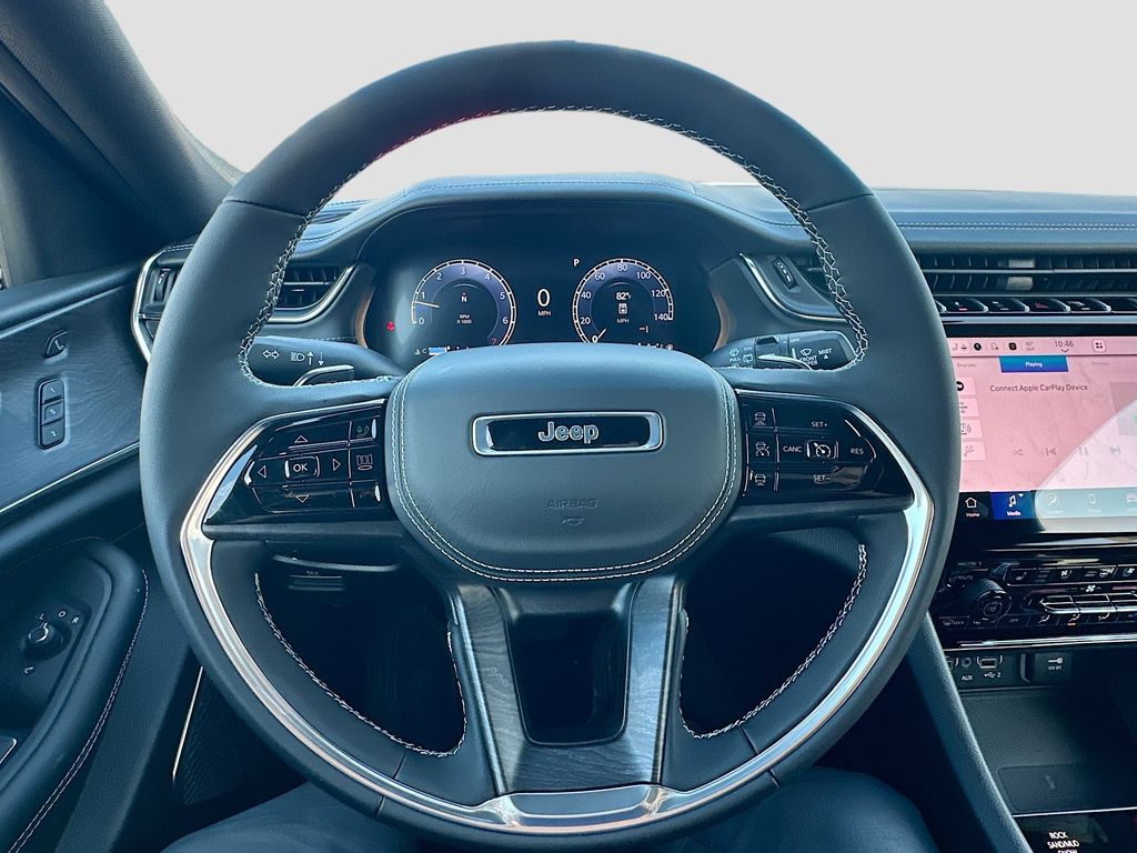 2025 Jeep Grand Cherokee Overland - Photo 12
