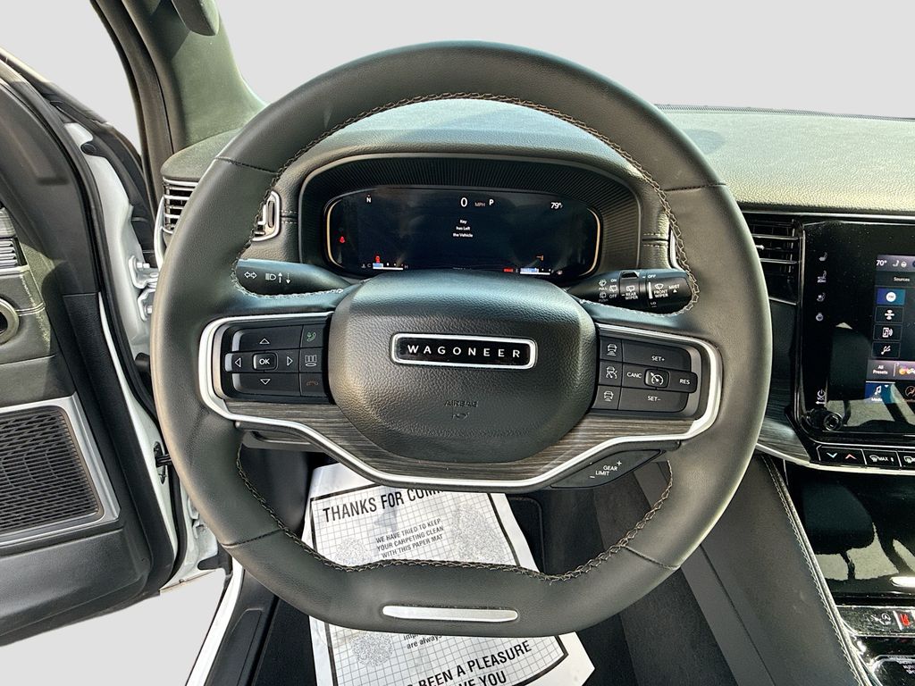 2024 Jeep Wagoneer L Series III - Photo 12