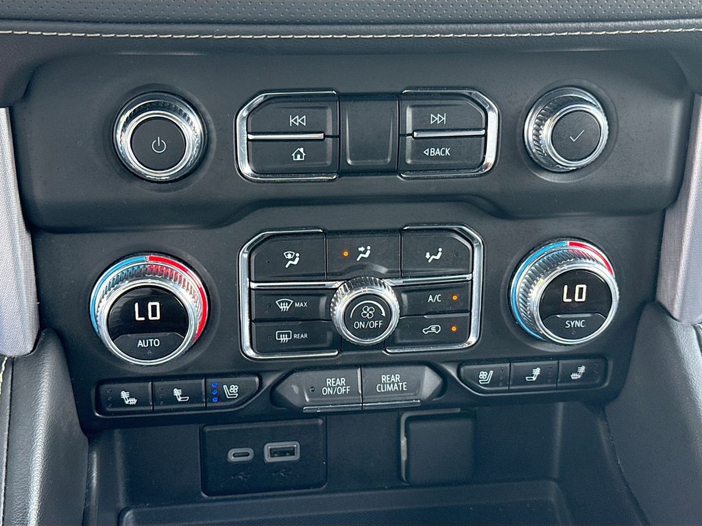 2024 GMC Yukon SLT - Photo 17