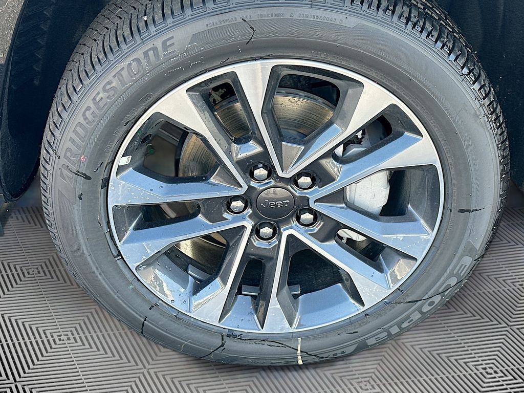 2025 Jeep Grand Cherokee Overland - Photo 19