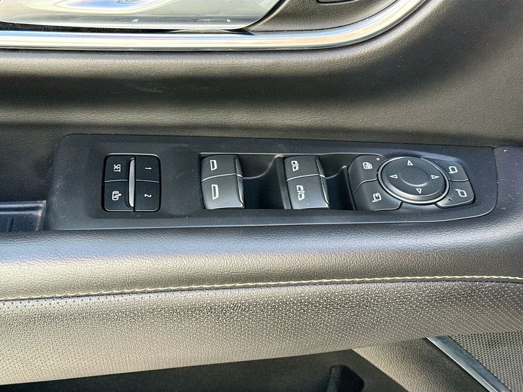 2024 Chevrolet Suburban Premier - Photo 19