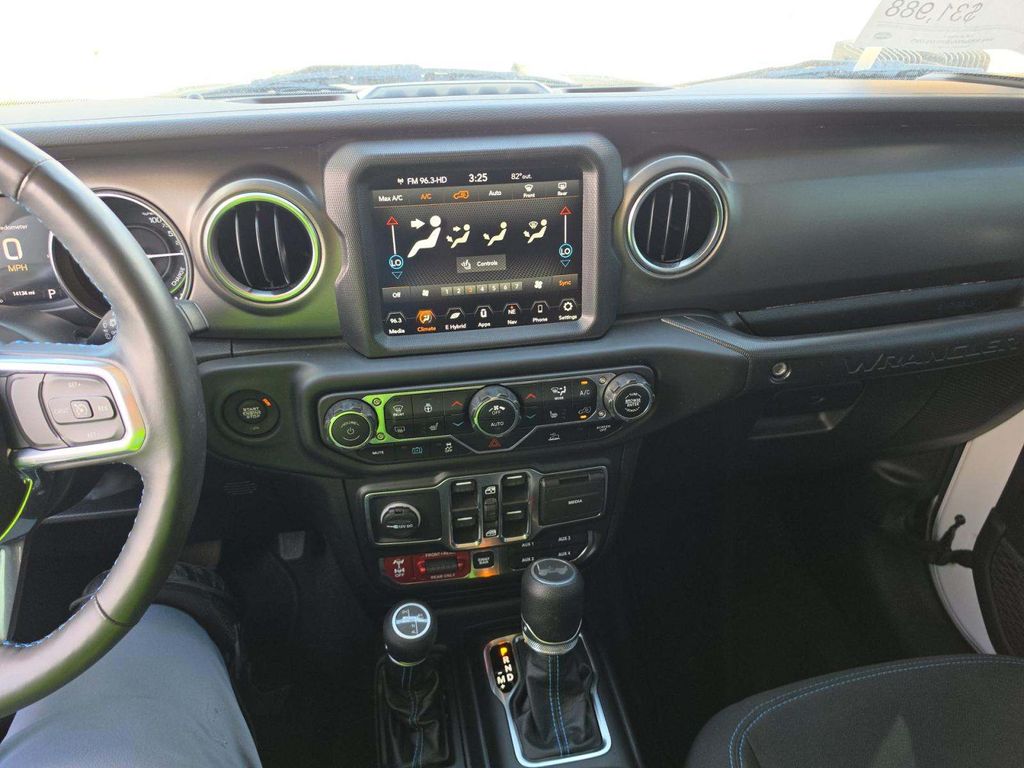 2023 Jeep Wrangler 4xe Rubicon fotoğraf 4