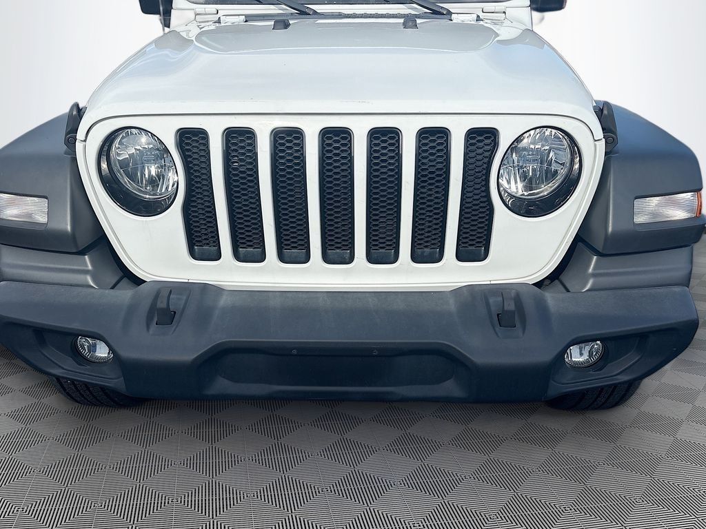2022 Jeep Wrangler Unlimited Sport fotoğraf 2