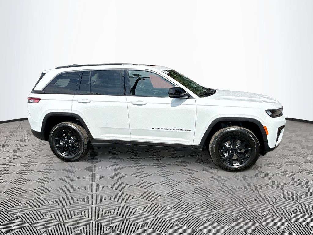 New 2026 Jeep Grand Cherokee Altitude 4x2 Sport Utility