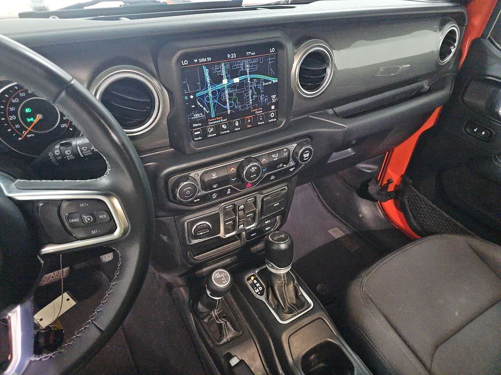 2023 Jeep Wrangler 4-DOOR SAHARA 4X4 fotoğraf 5