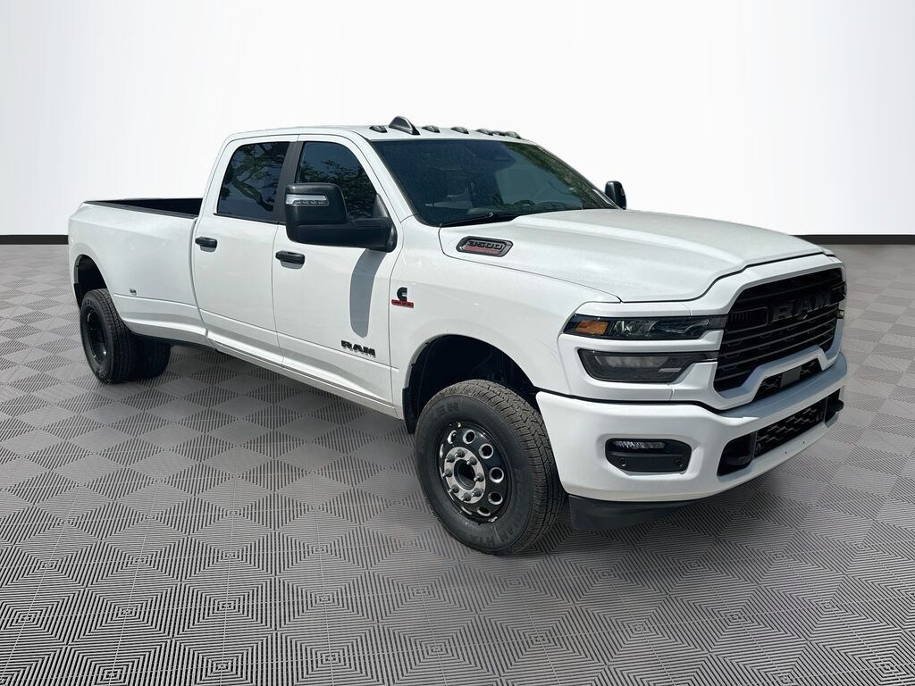 New 2026 Ram 3500 BIG HORN CREW CAB 4X4 8' BOX Pickup