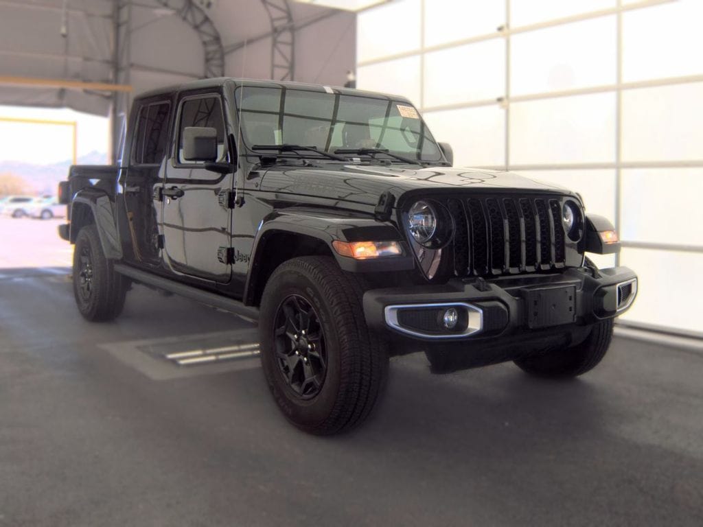 Used 2022 Jeep Gladiator Sport Truck Crew Cab