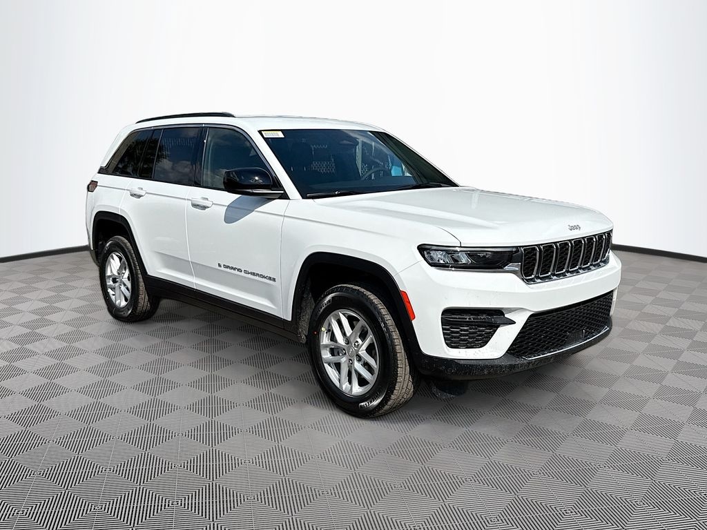 New 2026 Jeep Grand Cherokee Laredo 4x2 Sport Utility