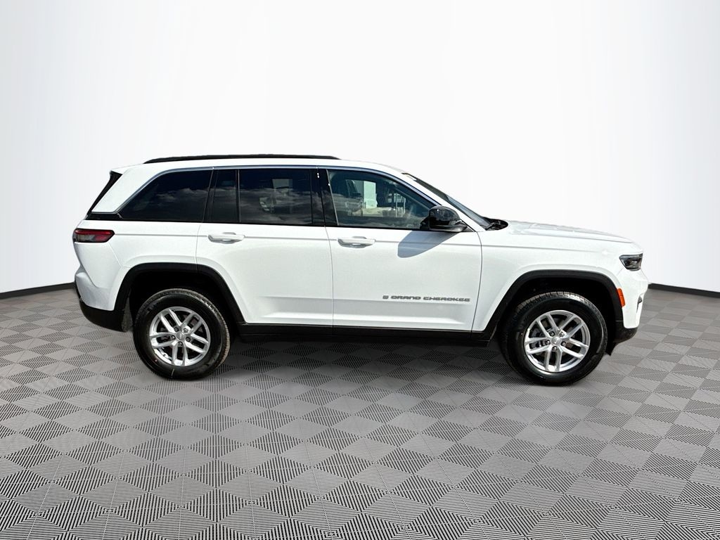 New 2026 Jeep Grand Cherokee Laredo 4x2 Sport Utility
