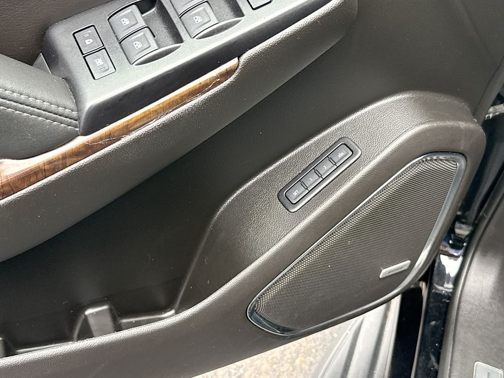 2019 Chevrolet Tahoe LT - Photo 19