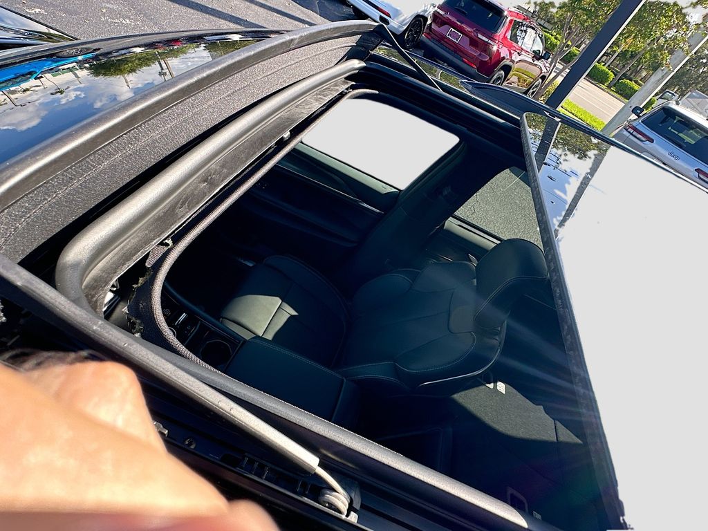 2025 Jeep Grand Cherokee Overland - Photo 24