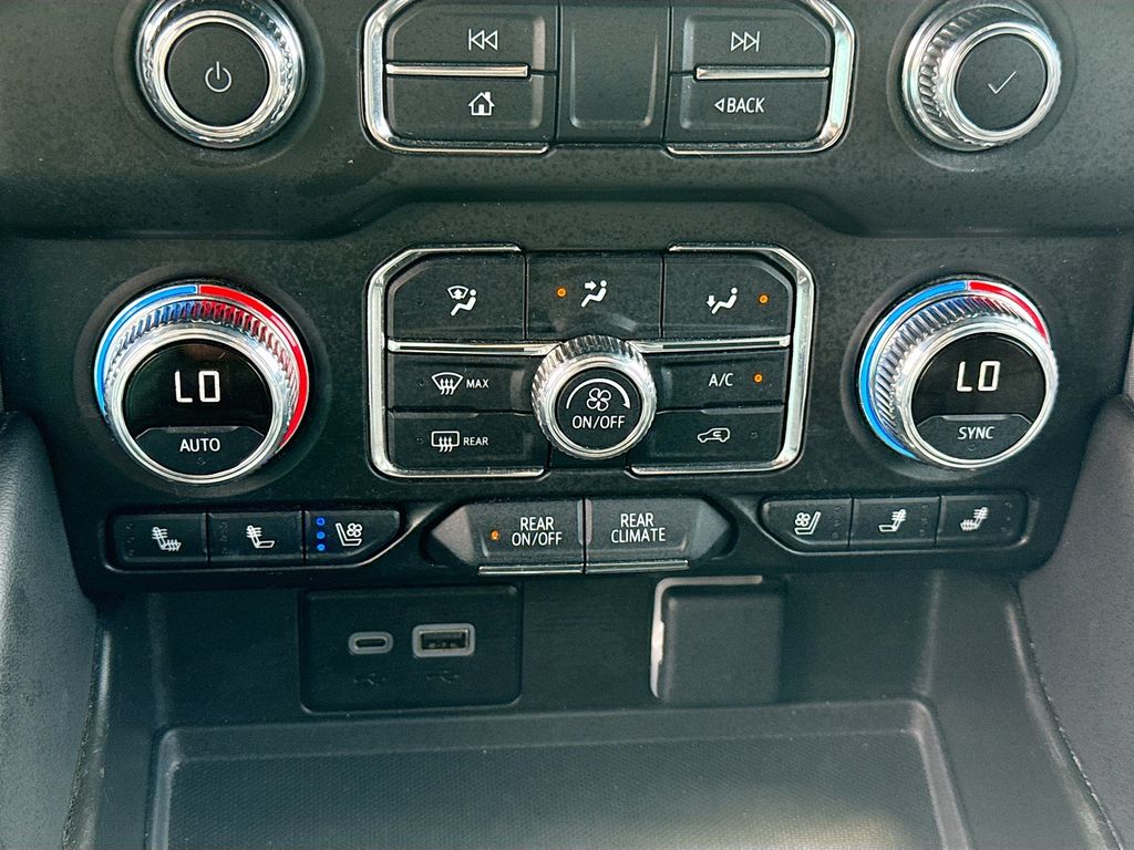 2024 GMC Yukon XL SLT - Photo 17