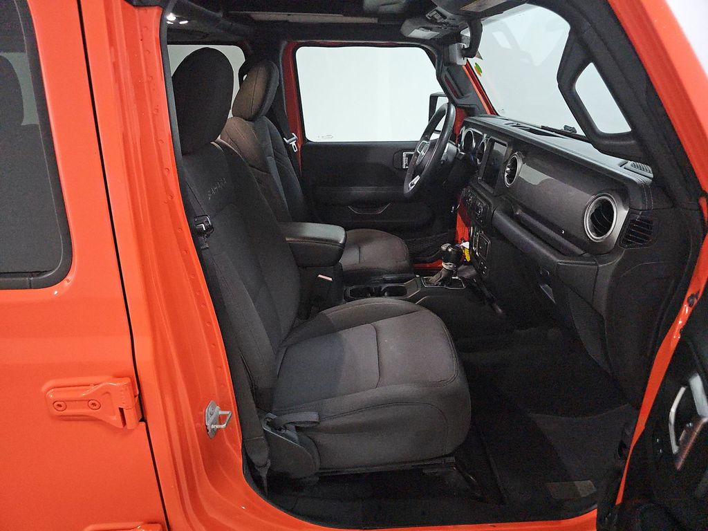2023 Jeep Wrangler 4-DOOR SAHARA 4X4 fotoğraf 4