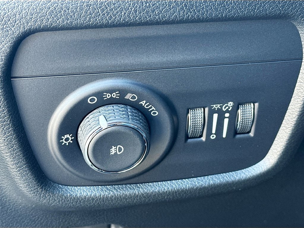 2025 Jeep Grand Cherokee Overland - Photo 11