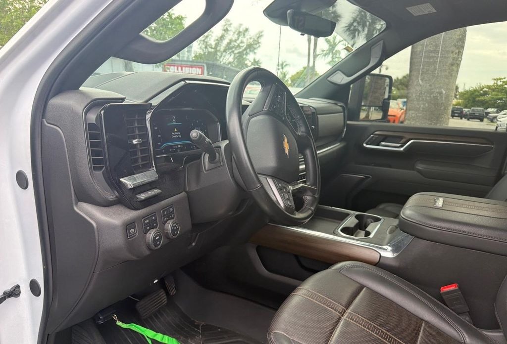 Used 2025 Chevrolet Silverado 3500 HD High Country Truck Crew Cab