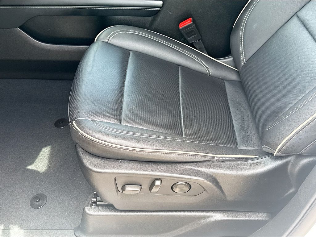 2024 GMC Yukon XL SLT - Photo 21