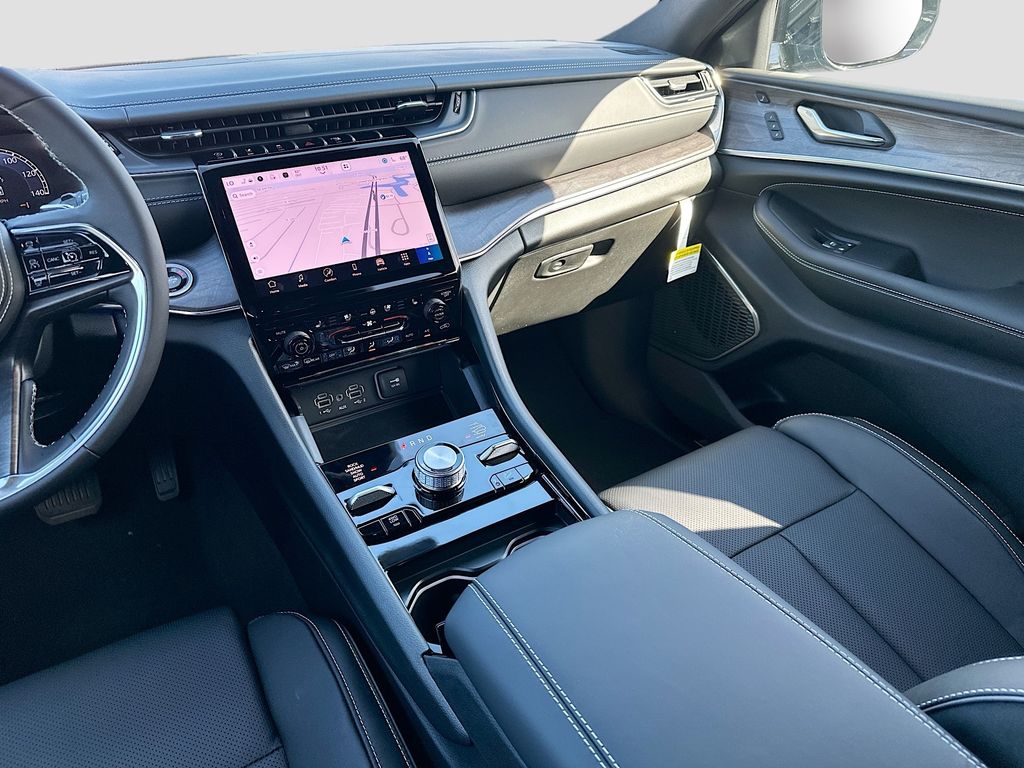 2025 Jeep Grand Cherokee Overland - Photo 26