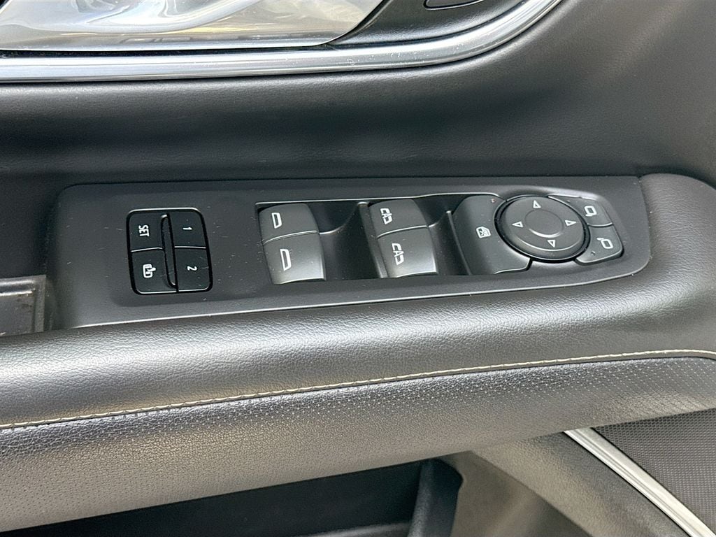 2024 GMC Yukon SLT - Photo 19