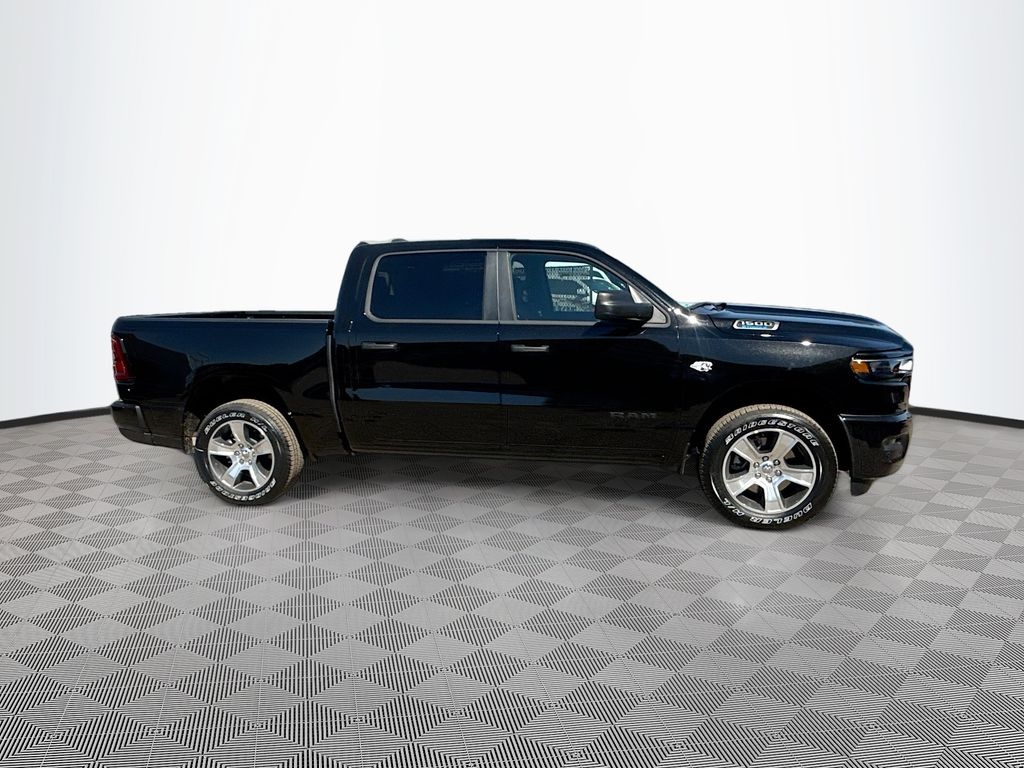 New 2026 Ram 1500 EXPRESS CREW CAB 4X2 5'7 BOX Pickup