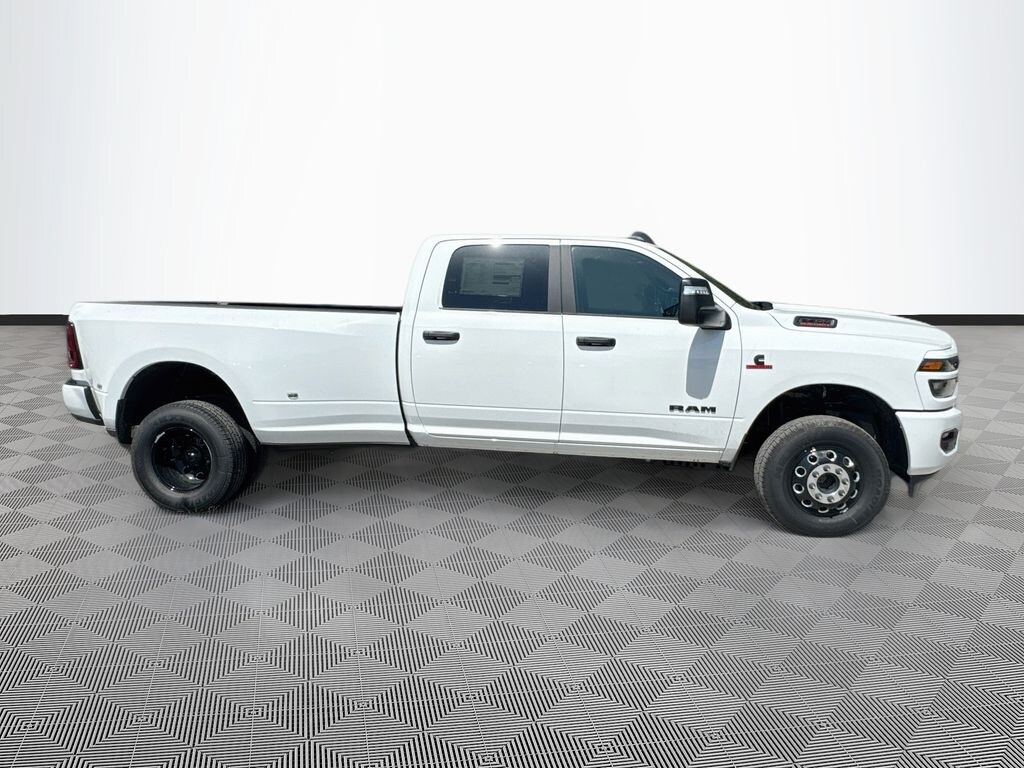 New 2026 Ram 3500 BIG HORN CREW CAB 4X4 8' BOX Pickup