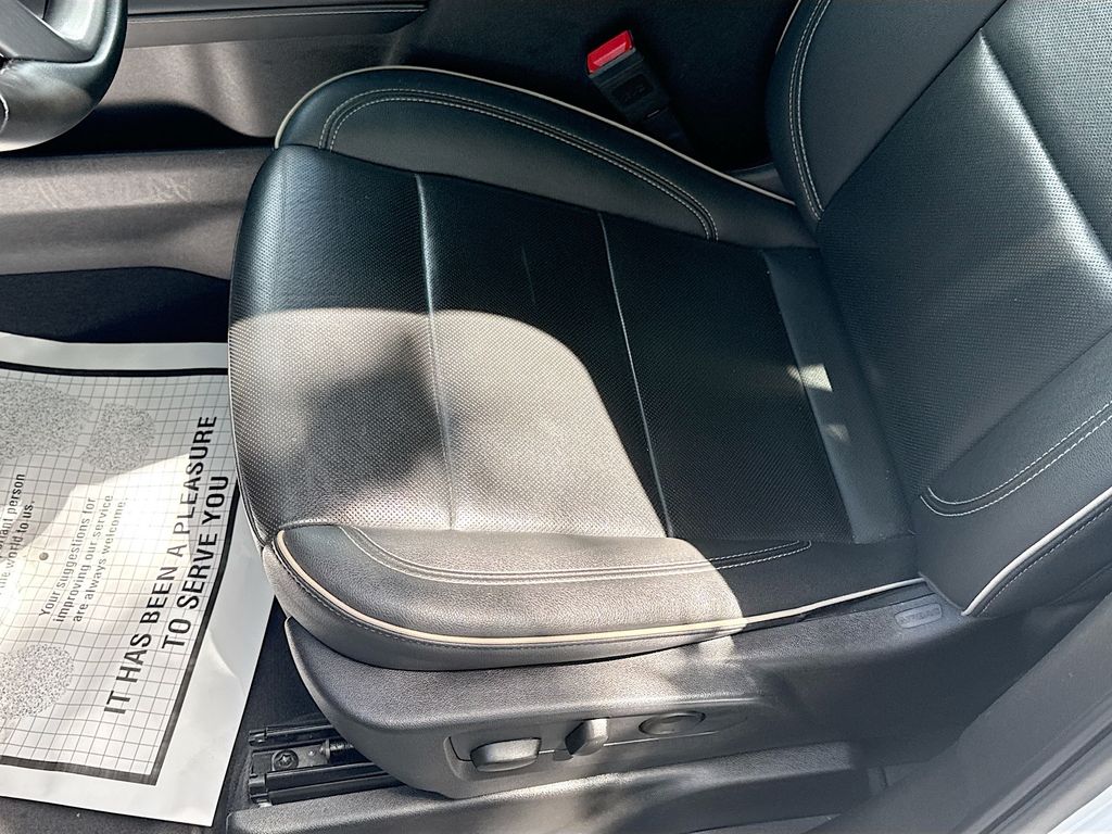 2024 GMC Yukon SLT - Photo 21