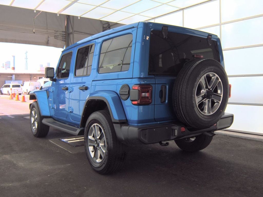 2022 Jeep Wrangler Unlimited Sahara fotoğraf 2