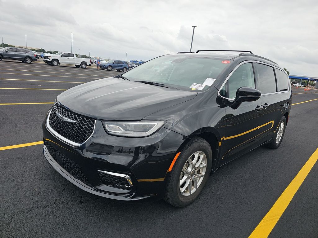 2022 Chrysler Pacifica Touring L's photo