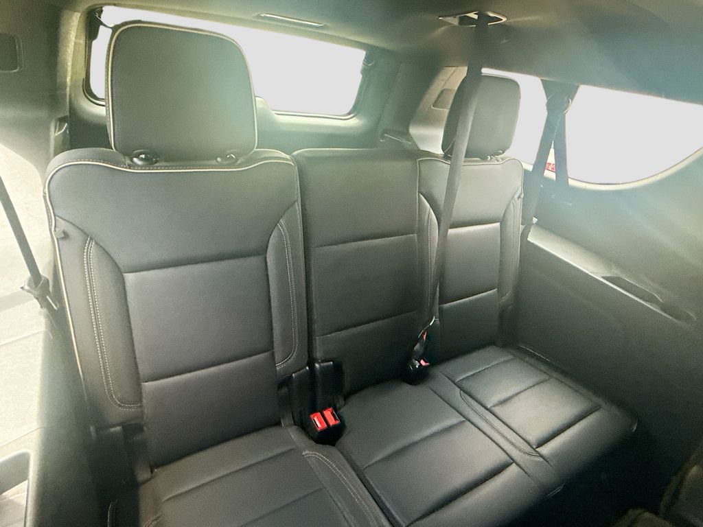 2024 GMC Yukon XL SLT - Photo 30