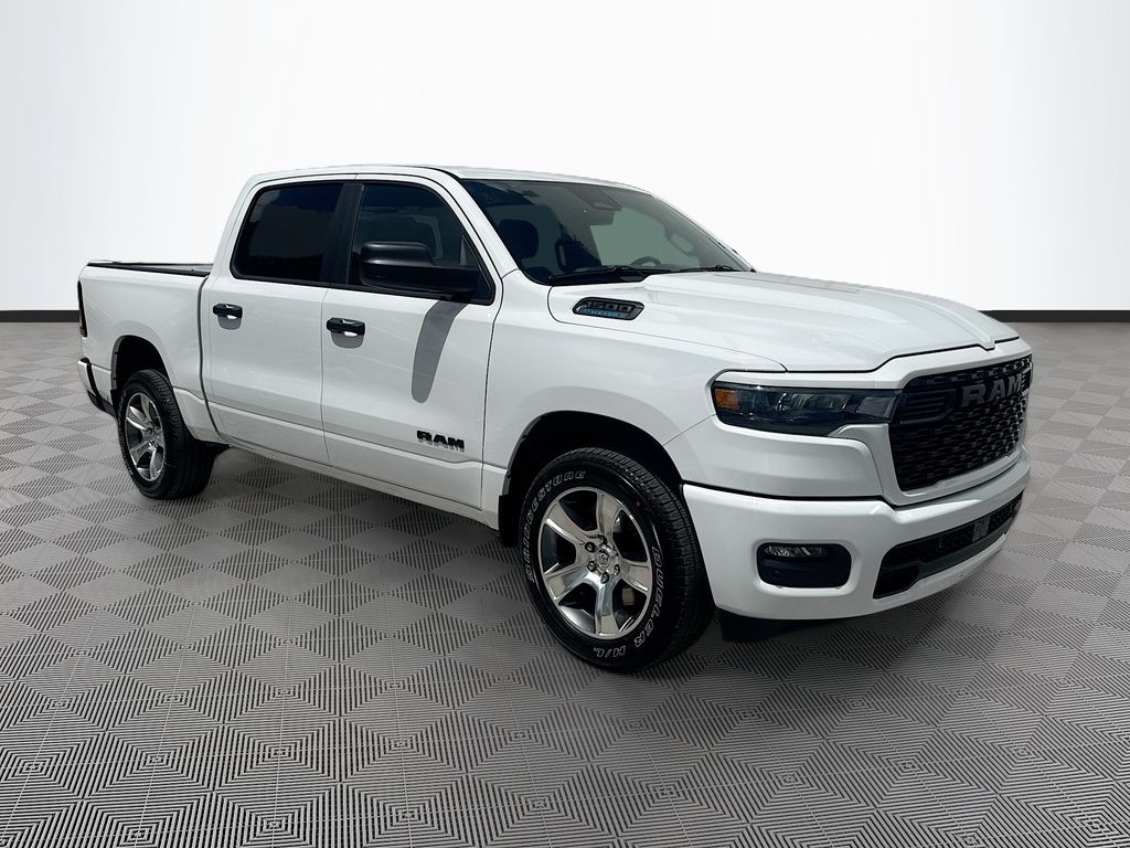 New 2026 Ram 1500 EXPRESS CREW CAB 4X2 5'7 BOX Pickup