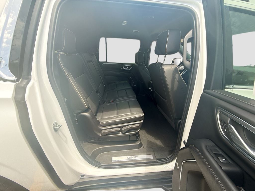 2024 GMC Yukon XL SLT - Photo 31