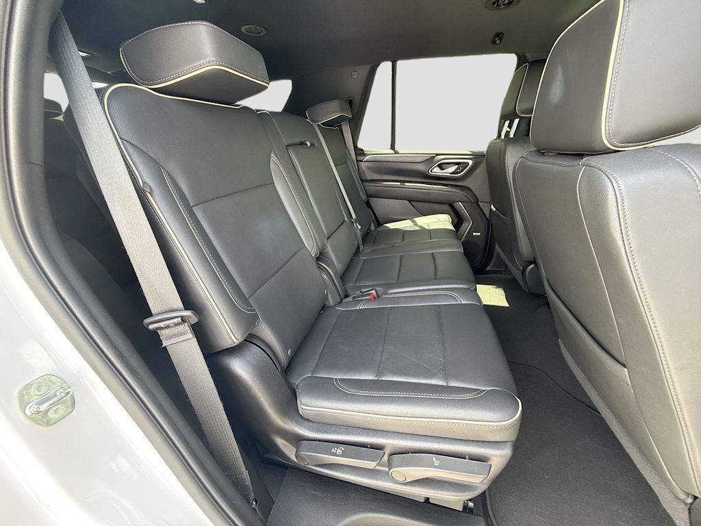 2024 GMC Yukon SLT - Photo 30