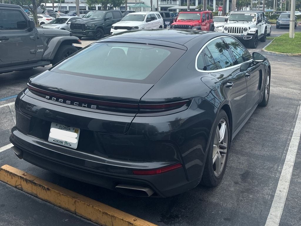 2025 Porsche Panamera 4 fotoğraf 3