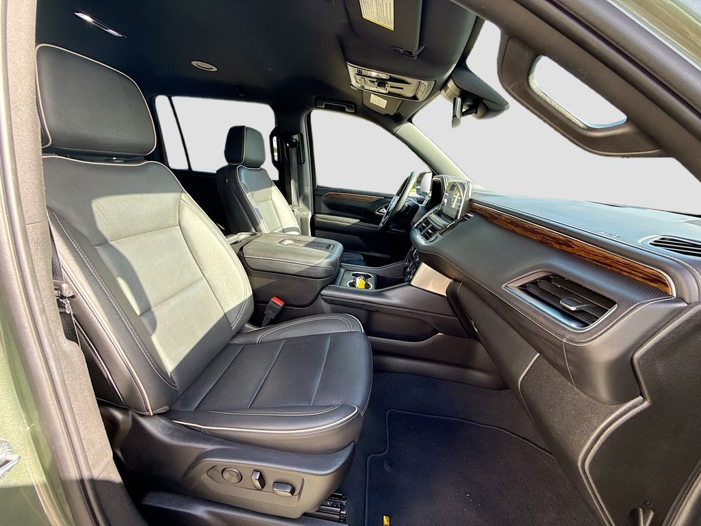 2024 Chevrolet Suburban Premier - Photo 31