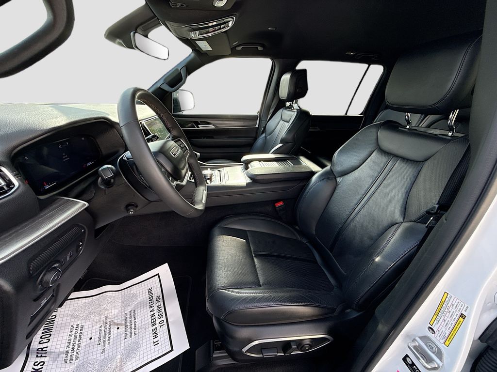 2024 Jeep Wagoneer L Series III - Photo 23