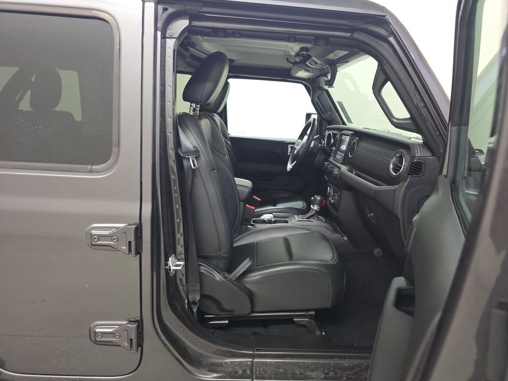 2022 Jeep Wrangler Unlimited 4xe Sahara fotoğraf 4