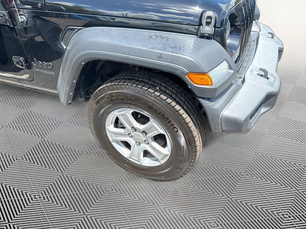 2022 Jeep Wrangler Unlimited Sport fotoğraf 3