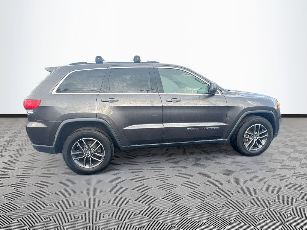 2018 Jeep Grand Cherokee Laredo RWD fotoğraf 3