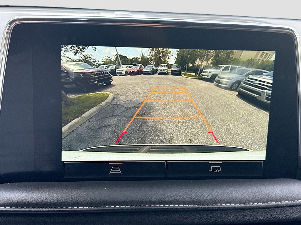 2024 GMC Yukon SLT - Photo 15
