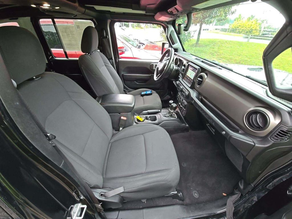 2021 Jeep Wrangler Unlimited Sport fotoğraf 4