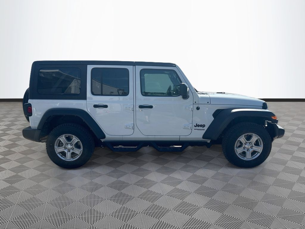 2022 Jeep Wrangler Unlimited Sport fotoğraf 3