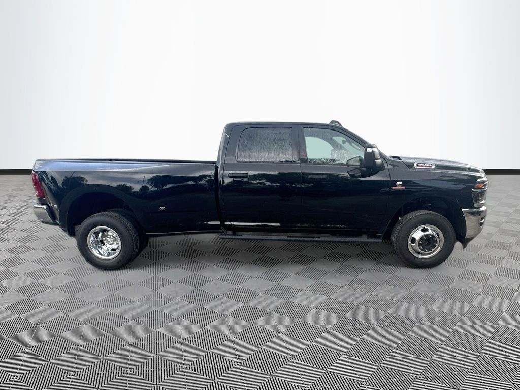 New 2026 Ram 3500 TRADESMAN CREW CAB 4X4 8' BOX Pickup