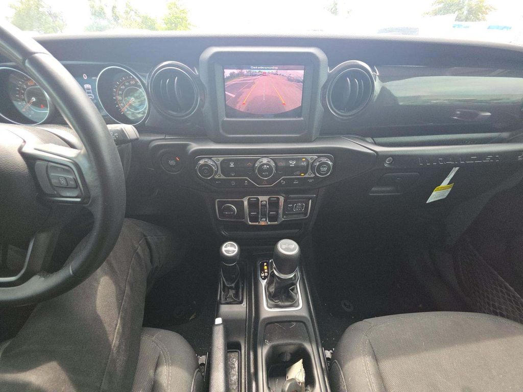 2022 Jeep Wrangler Unlimited Sport fotoğraf 5
