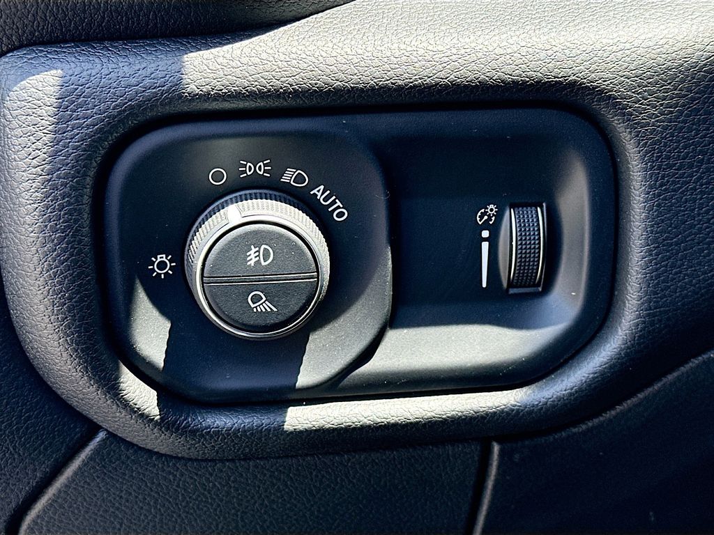 2025 RAM 2500 Tradesman - Photo 10