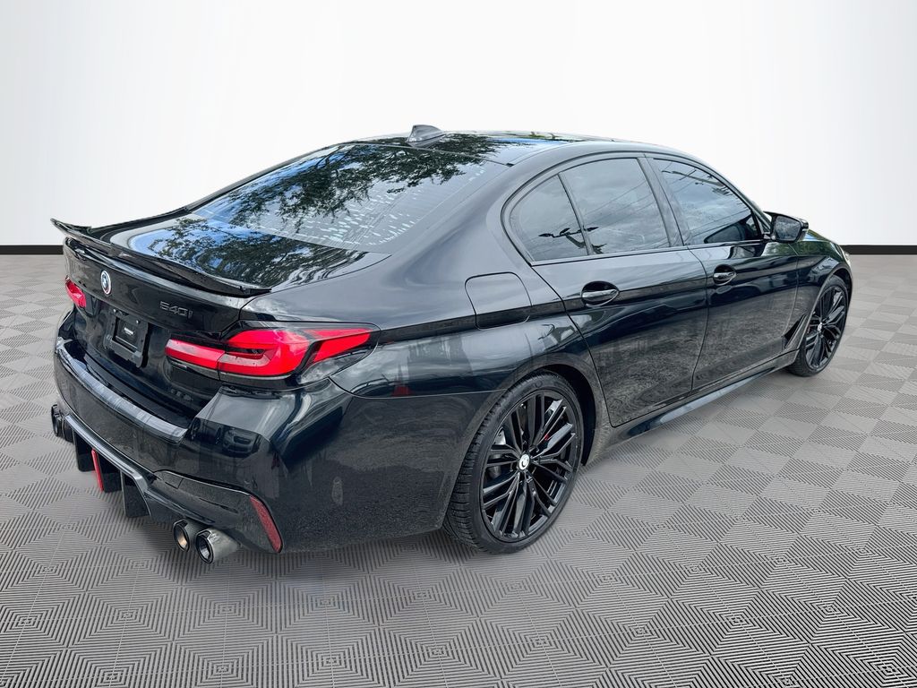 2021 BMW 540i fotoğraf 4