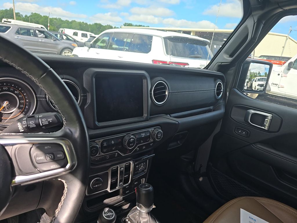 2022 Jeep Wrangler Unlimited Sahara fotoğraf 5
