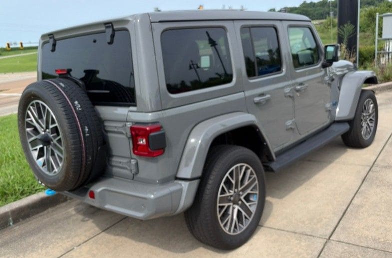 2022 Jeep Wrangler Unlimited High Altitude 4XE - Photo 2
