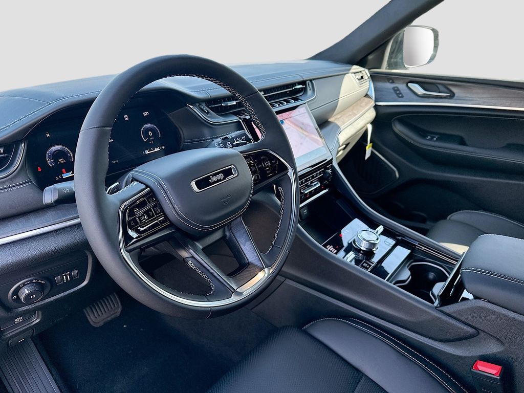 2025 Jeep Grand Cherokee Overland - Photo 10
