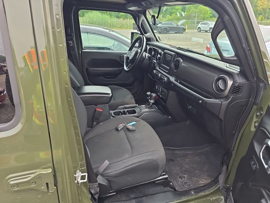2022 Jeep Wrangler Unlimited Sport fotoğraf 4