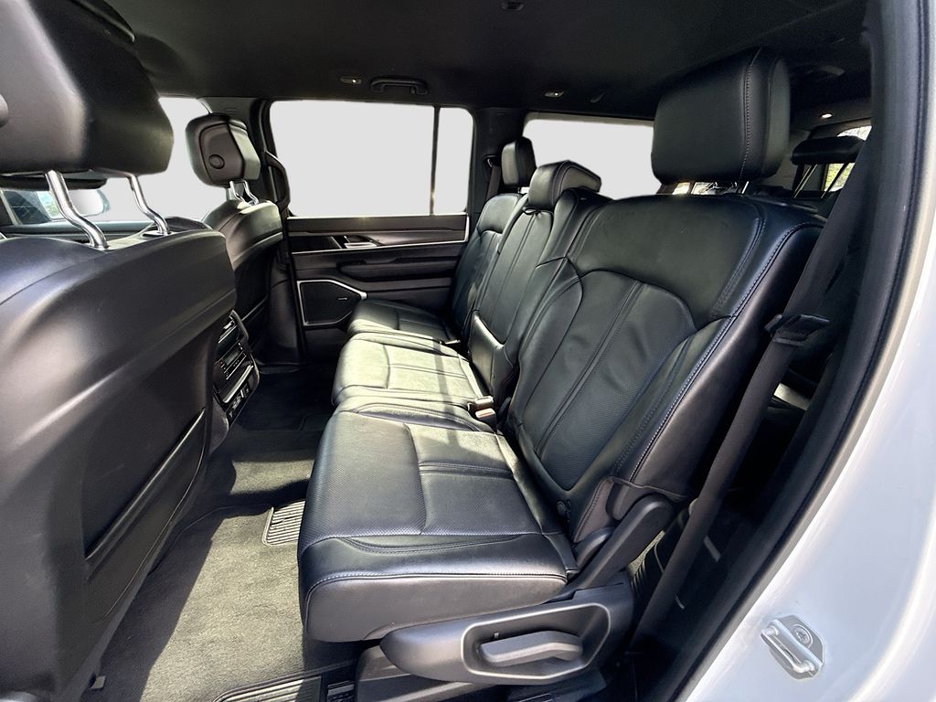 2024 Jeep Wagoneer L Series III - Photo 26